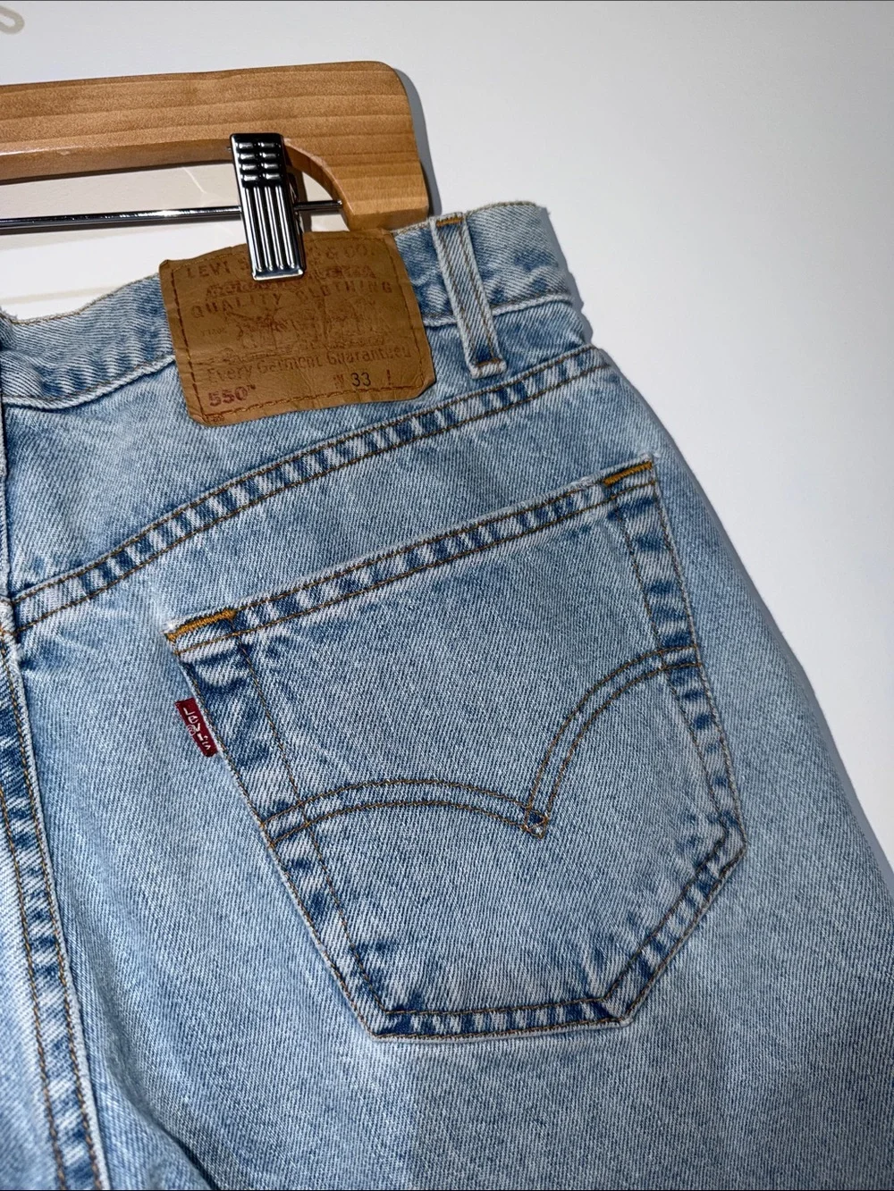 Vintage Y2K Levi’s 550 Denim Jorts Shorts 2000s Relaxed Fit Light Wash size 33”